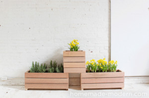 DIY Vertical Garden Planter Tutorial from HomeMade Modern. This DIY ...