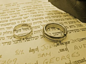 Jewish wedding ring is a ring that has a traditional Jewish style.