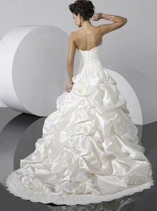2013 High end Ball Gown Strapless Tiered Bowknot Satin Cathedral Train ...