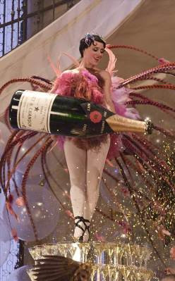 Great Gatsby & Moët Champagne Marketing Coup: The Best Publicity Is ...