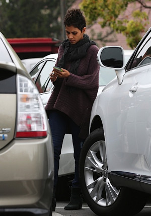 Halle Berry Baby Bump Slims