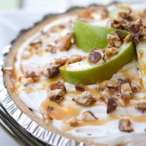 Snicker Caramel Apple Pie