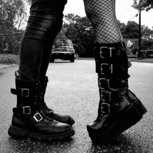 08.finders keepers//you me at six 09.tell her you love her//echosmith ...