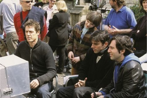 ... , Nicholas Hoult, Chris Weitz and Paul Weitz in About a Boy (2002