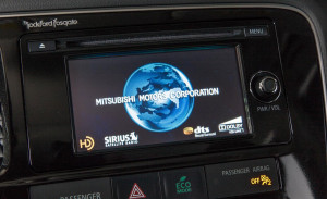 2014 Mitsubishi Outlander GT infotainment display