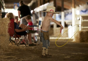 Shane Uskoski, 4, of La Center keeps his mind off the heat by ...