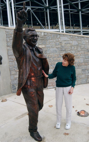Paterno sizes up the 7-foot bronze statue of her husband, Joe Paterno ...