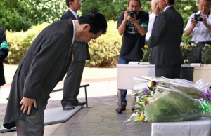 Naoto Kan & All Cabinet Ministers Stay Away From Yasukuni Shrine ...