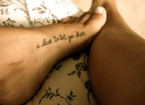 Frases para Tatuajes en los Pies 15