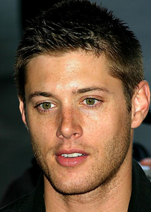 the freckles, the eyes, those lips... damn Jensen is the prettiest man ...