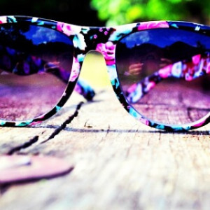 ... Faydee-Can't Let Go! Someone I trust• Saira/Taylor