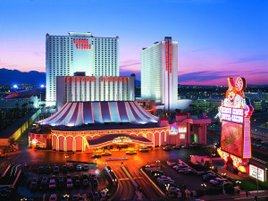 Home >>> Circus Circus Las Vegas Exterior 1600x1200 Download