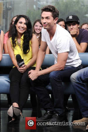 Picture Cassie Steele And...