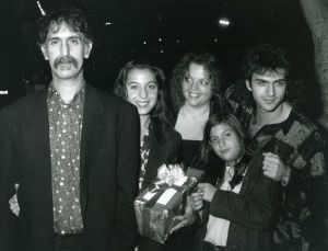 FrankZappa+w_+Family+1989+Hollywood.jpg