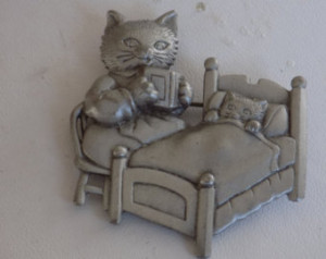 ... , figural brooch, Mama Cat reads to baby kitten at bedtime brooch