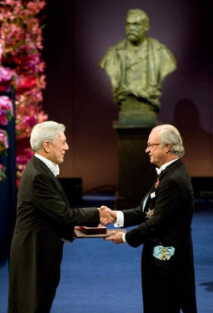 VARGAS LLOSA RECIBIÓ EL NOBEL DE LITERATURA (Diario EL PAÍS)