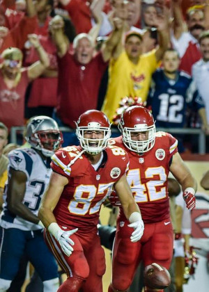 news photo kansas city chiefs tight end travis kelce caught