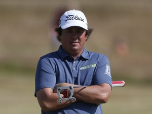 Jason Dufner tries to keep up with wife on hike