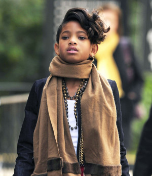 Willow Smith struts down the street as she leaves her hotel in NYC ...
