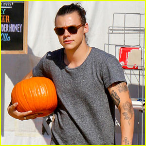 Harry Styles Gets Ready for Halloween by Pumpkin Picking!