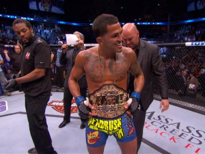 ufc anthony pettis pays respect to his father following his title win ...