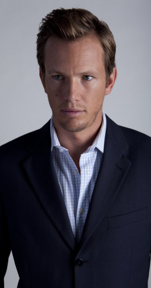 MV5BMzMxNTcxNzcyM15BMl5BanBnXkFtZTcwNjg1NjEwMw@@._V1_SY1200_CR85,0,630 ...