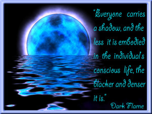 Mas minha atenção está em outro lugar, atraída por aquela ...