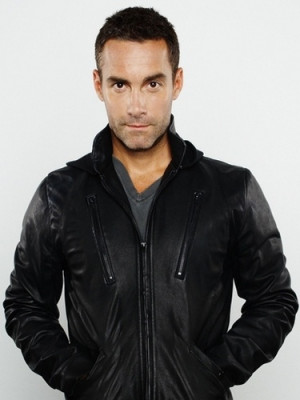 Jay Harrington Pictures