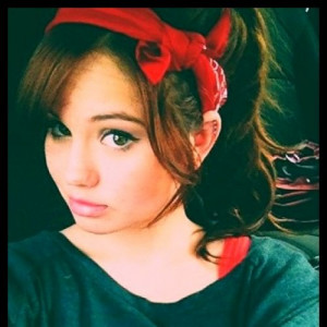 Jessie Robots Debby Ryan 17