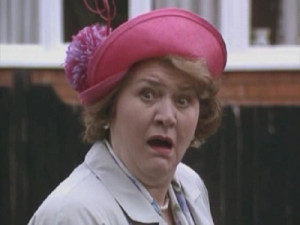 Keeping Up Appearances (UK) - 02x05 Problems with Relatives
