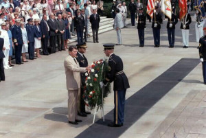 President Ronald Reagan laysa wreath at the Tomb of the Unknowns