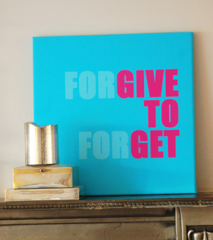 Square canvas prints with different quotes: love, opinions, colours ...