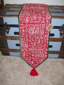... -Sayings-CHRISTMAS-TABLE-RUNNER-Red-Cream-Sage-Green-PEACE-LOVE