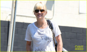 Full Sized Photo Of Anna Faris Mom Returns In Just About A Month 03