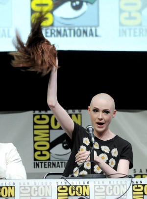 ... Gillan Revealed Her New Bald Head2 Karen Gillan Reveals EPIC BALD HEAD