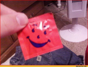 photo :: funny pictures :: condom :: smile