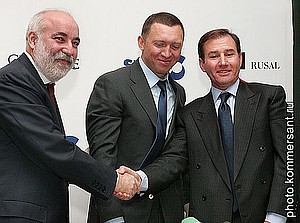 Oleg Deripaska, center, and Glencore representative Ivan Glasenberg ...