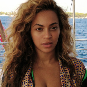 Leave it to Beyonce to look absolutely breathtaking without a stitch ...