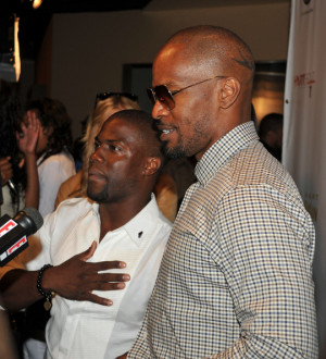 ... laugh at my pain in this photo kevin hart jamie foxx kevin hart and