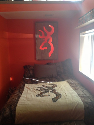 My room :) #camo #browning #orange #legit #love #light #realtree: Good ...