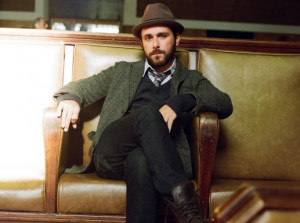 greg laswell in this picture he looks just like a friend of mine