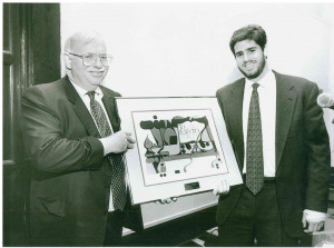 Ron Dermer (right) presenting Michael Steinhardt (left) with a picture ...