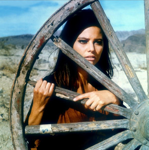 Claudia Cardinale en “Los profesionales”, 1966