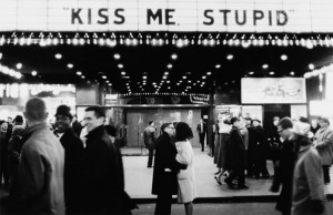 Vintageville . Kiss me stupid