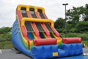 Related Pictures inflatable rentals bungee runs slides bounce houses ...