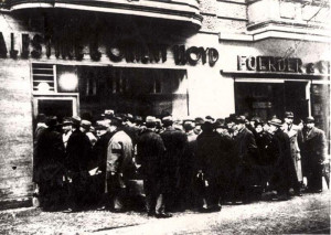 Berlin, Germany, 1939, Jews Waiting in Line in Front of a Travel ...