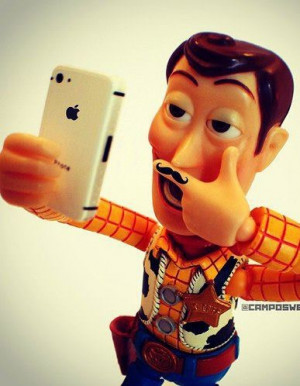 Share This Funny Selfie Fail Picture On Facebook!