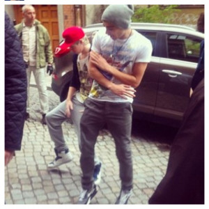 Niall & Zayn dancing.