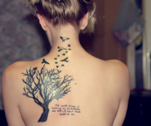 Tattoo Baum Vögel Schrift