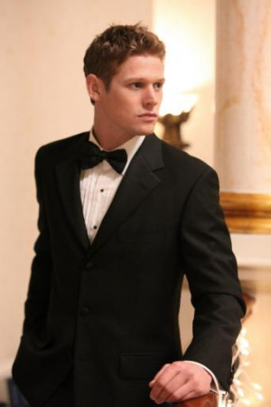 Zach Roerig suits up for an Original ball on Vampire Diaries Season 3!